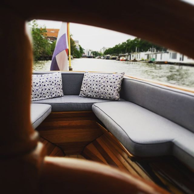 Luxury Salon private boat tours